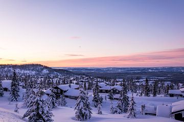 Sunrise in the north of Norway by Reis Genie