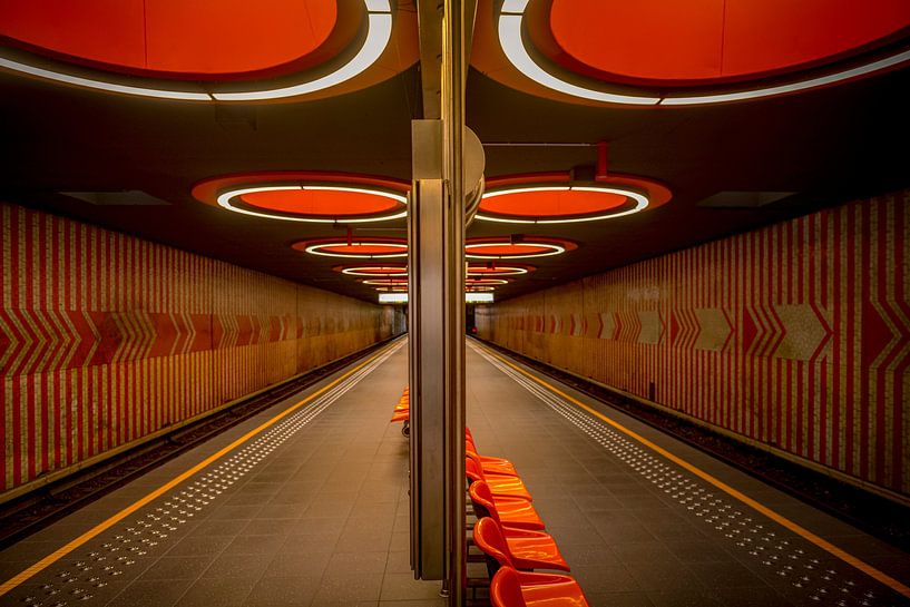 Fotografie Belgien Architektur - The Pannenhuis metro station of Line 6 in Brüssel von Ingo Boelter