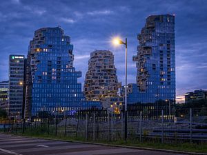 Amsterdam Valley aan de zuidas in het blauwe uurtje van Bart Ros