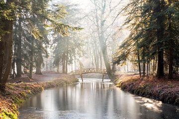 Die kleine Brücke hinter der Fraeylemaborg von P Kuipers