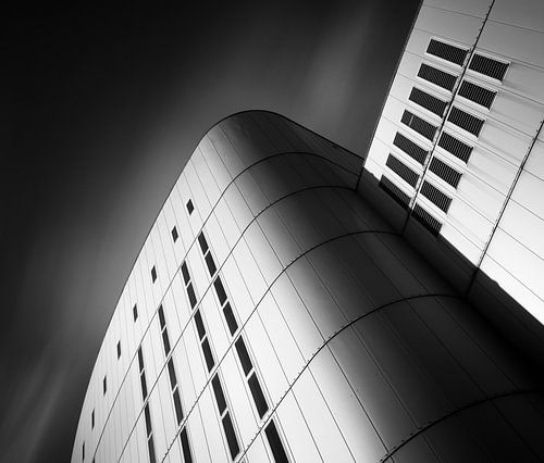 AVR Waste Incineration building in Charlois in black and white by Raoul Baart