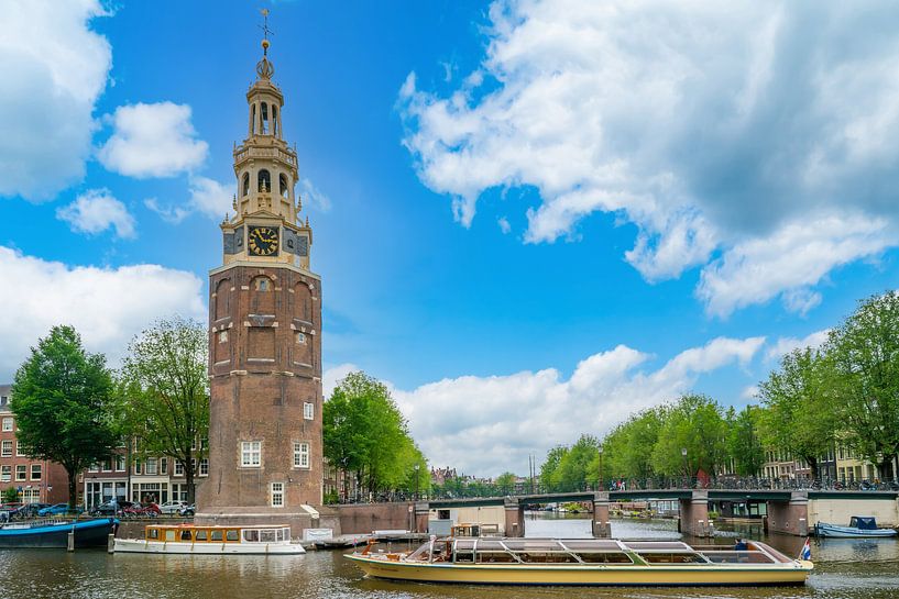 The Montelbaanstoren in Amsterdam by Ivo de Rooij