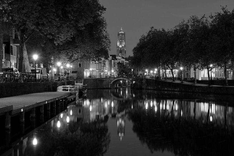 Vue du Zandbrug et de l'Oudegracht à Utrecht depuis le Bemuurde Weerd, NOIR BLANC par Donker Utrecht