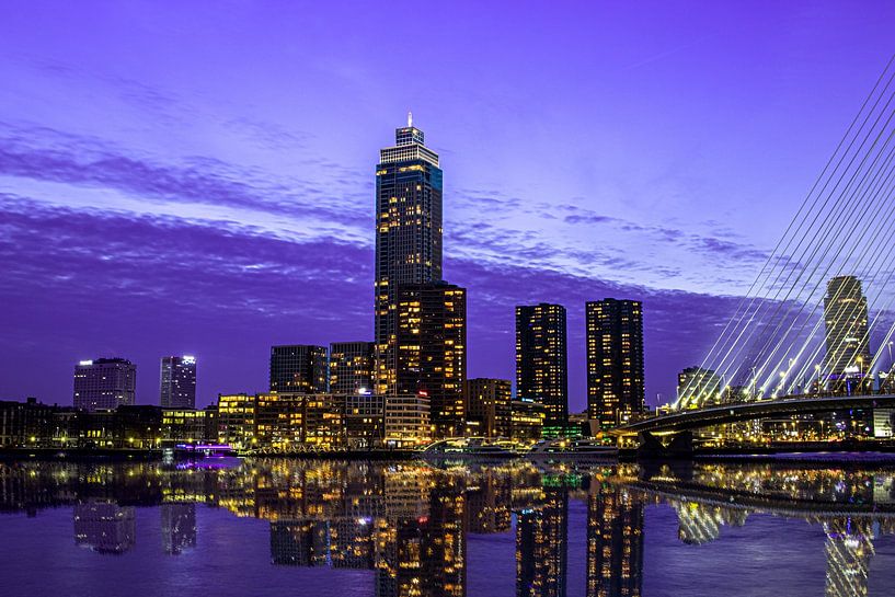 Skyline Rotterdam at night by Janice Hijdra