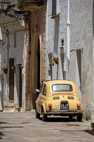 Fiat 500 in street in Specchia (3)