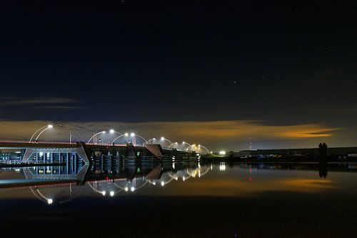 Schoterbrug bij nacht