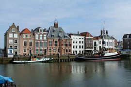 Maassluis-Stadhuiskade by Hans Blommestijn
