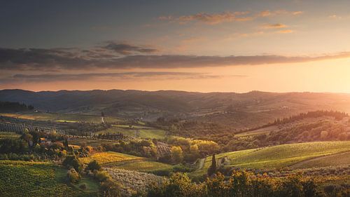 Panzano in Chianti landschap bij zonsondergang. Toscane, Italië