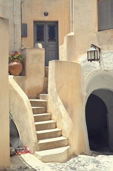 Façade de Maison à Santorin - Photographie d'Architecture Grecque par Carolina Reina Photography