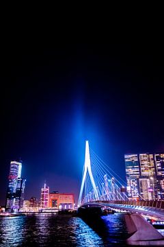 Erasmusbrug in de avond van Mark de Groot