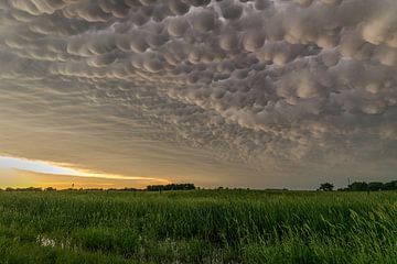 Mammatus nuages sur le Nebraska sur Menno van der Haven