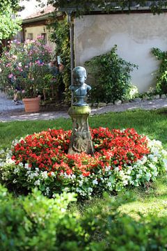 Bloemenperk in de oude Meersburg van Marvin Taschik