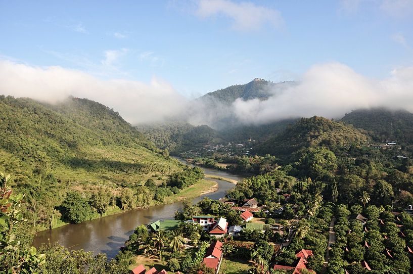 Tha Ton: breathtaking views of the river and hills by Frank Photos