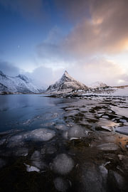 Winterliche Stille bei Fredvang, Lofoten von Thom Brouwer