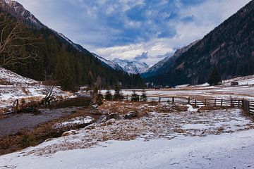 Winterstille im Lassachtal von Lakeside Explorer
