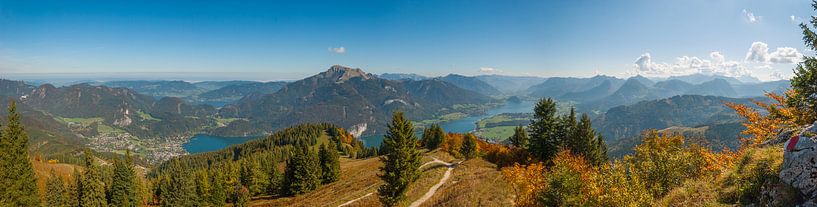Panoramic view from the Zwölferhorn to the Wolfgangsee in autumn by Katharina Utsch