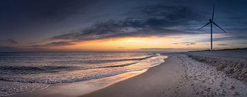 Panorama van een zonsondergang op het strand van Jonas Weinitschke
