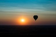 Ballonvaart zonsondergang van Elly Damen thumbnail