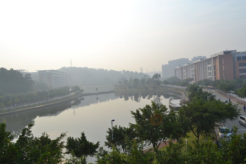 Guangzhou college grounds par Simone van der Heide
