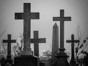 Croix dans le cimetière sur Jörg B. Schubert