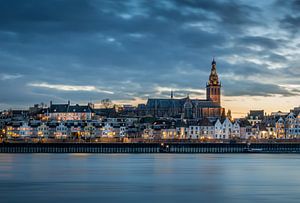 regarder les lumières de la ville de Nimègue