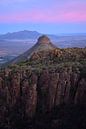 Roze zonsondergang, Valei der Verlatenheid, Zuid-Afrika van Elles van der Veen thumbnail
