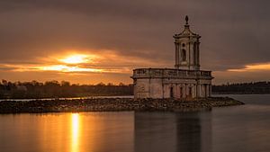 St Matthew's Church in Normanton at sunset sur Hans Kool