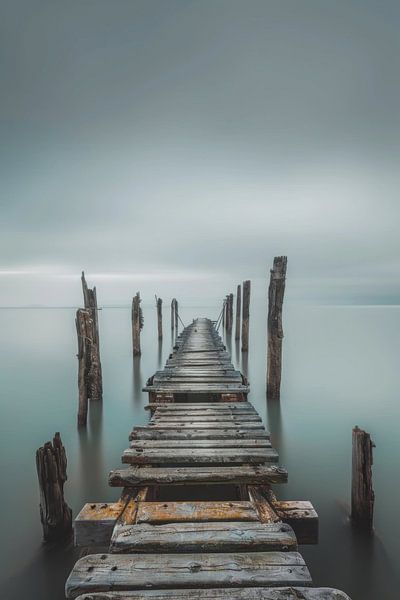 Passerelle dans le brouillard par Poster Art Shop