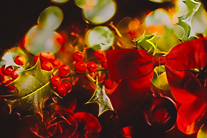 Kerststrik en een tak hulst van Helga Blanke