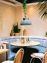 Parijs - Modern café  | Frankrijk reizen pastel fine art fotografie van Raisa Zwart thumbnail