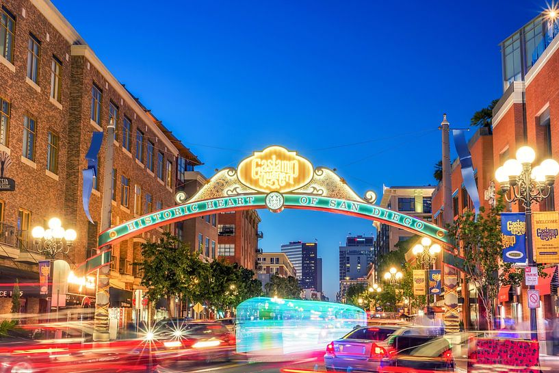 Das Neonglühen des Gaslamp-Viertels von Joseph S Giacalone Photography