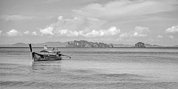 Bateau de pêche au large de Krabi (Thaïlande) sur t.ART