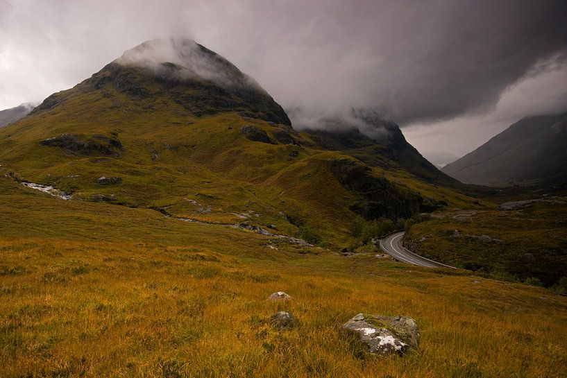 The Three Sisters of Glencoe van Miranda Bos