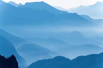 Ein früher Morgen in den italienischen Dolomiten