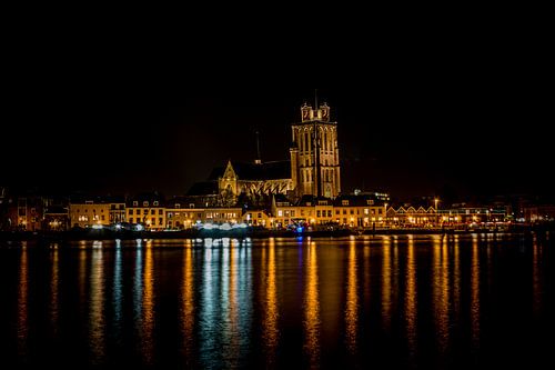 Die Skyline von Dordrecht am Abend
