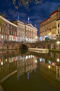 Sfeervol Utrecht, avondfotografie aan de Oude Gracht met uitzicht op de Stadhuisbrug