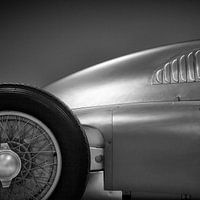 Garages & Auto Dealers