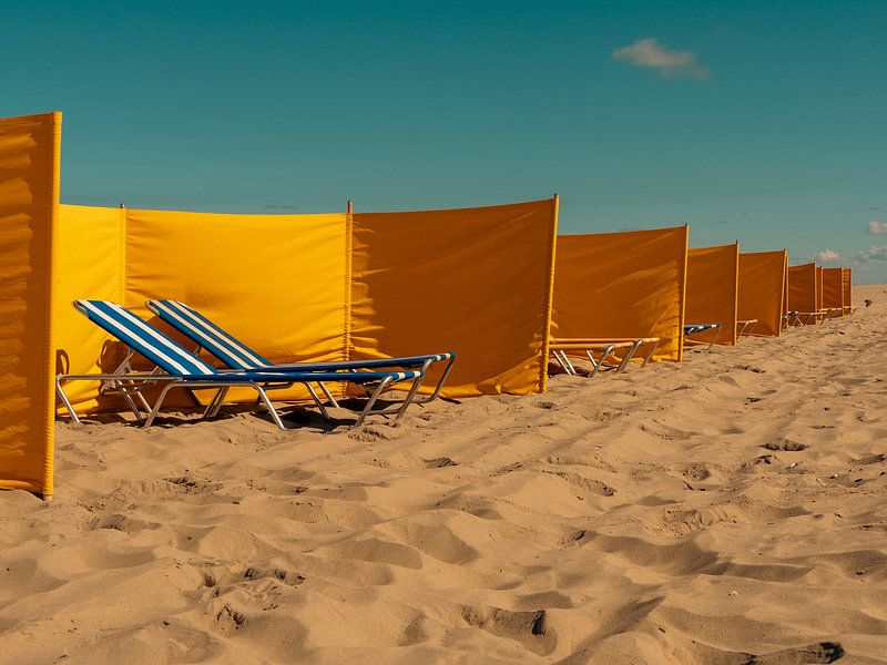 Chairs to the wind by seems.photography