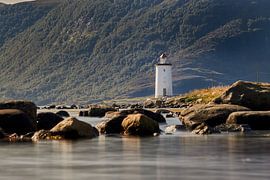 Høgstein lighthouse on Godøy, Norway by qtx