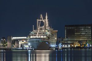 Het achtersteven van het ss Rotterdam in Rotterdam Katendrecht van MS Fotografie | Marc van der Stelt