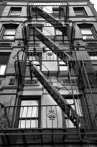 Feuerleitern in Manhattan (NY) von Willem Holle WHOriginal Fotografie