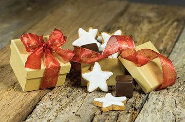 Zoet kerstcadeau met sterrenkoekjes en chocolade van Alex Winter