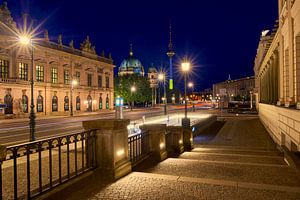 Nachtaufnahme Unter den Linden in Berlin