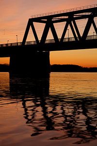 Pont ferroviaire de Deventer au coucher du soleil