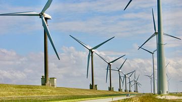 Des éoliennes dans le paysage néerlandais