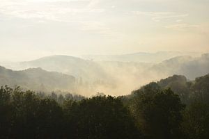 Les Alpes dans la brume