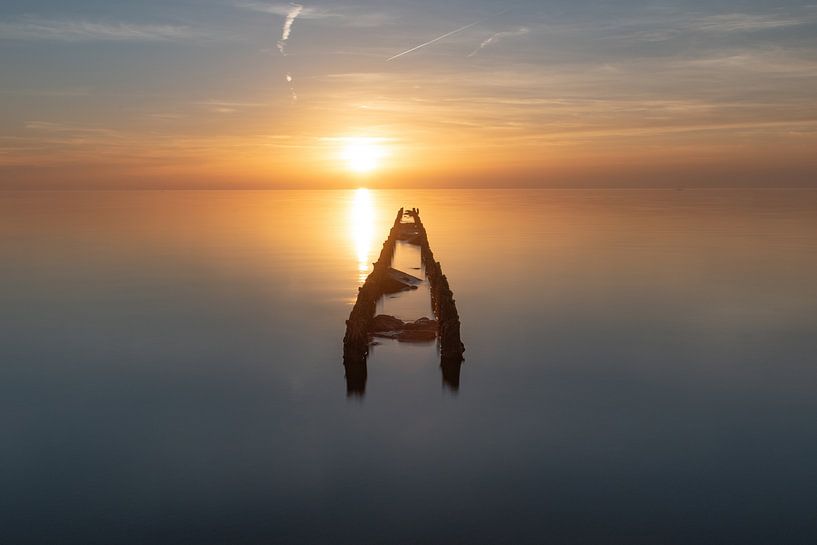 Zonsondergang langs het IJsselmeer van Dirk Sander
