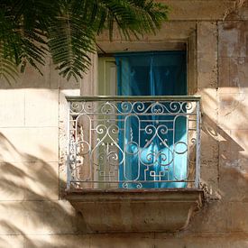 Zomers balkon in Havana, Cuba van SomethingEllis