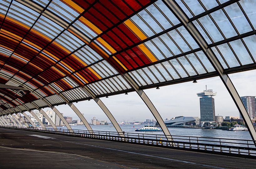 Blick auf das IJ vom Bussteig aus von Paul Veen