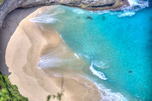 Golvenpoëzie - Kelingking Beach van dichtbij